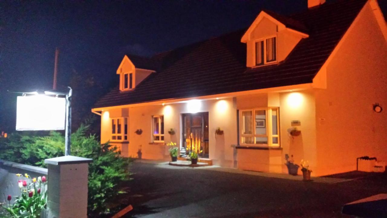 Marnic House Bed & Breakfast Ballyhaunis Exterior photo